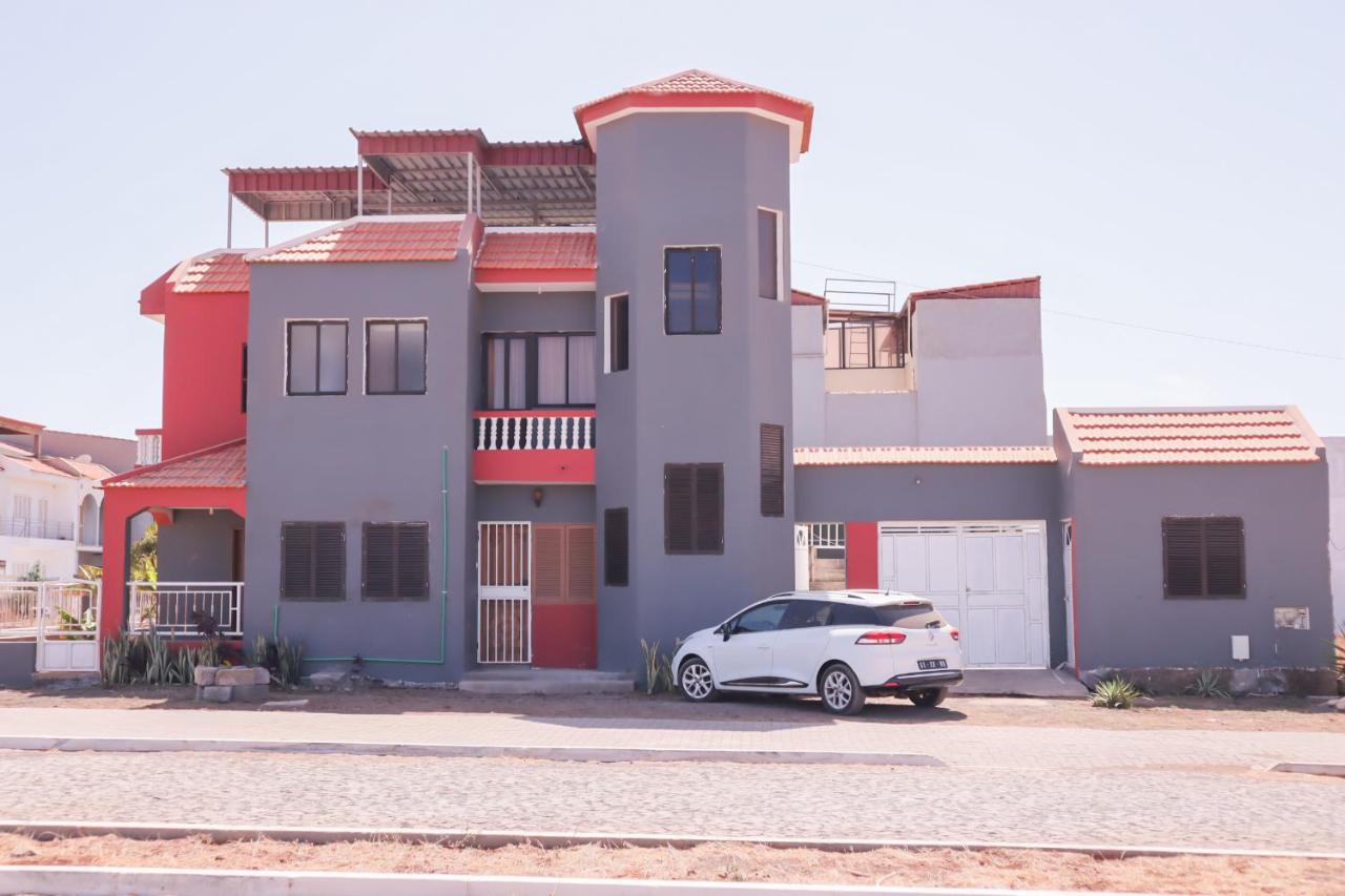 Escape House - B&B Tarrafal