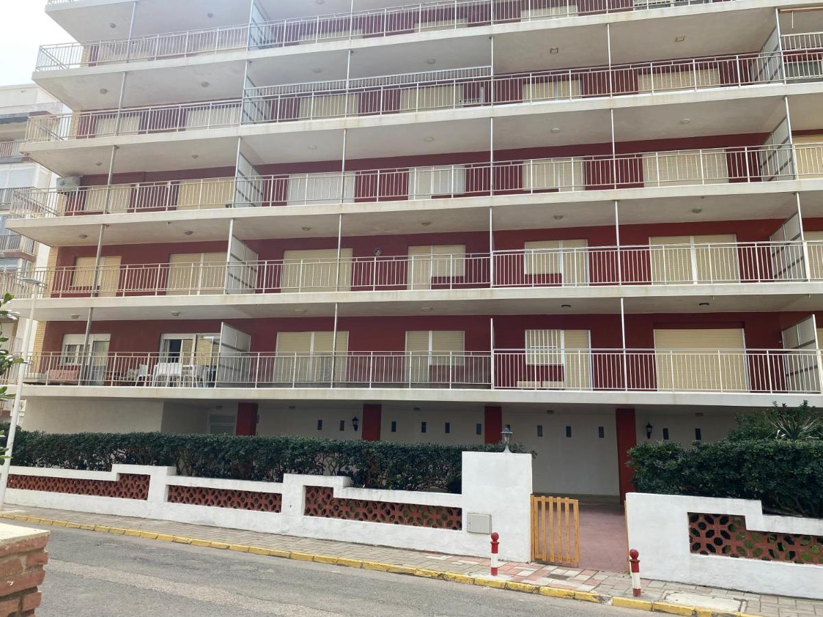 Large Apartment with Sea Views - Bed and Breakfast