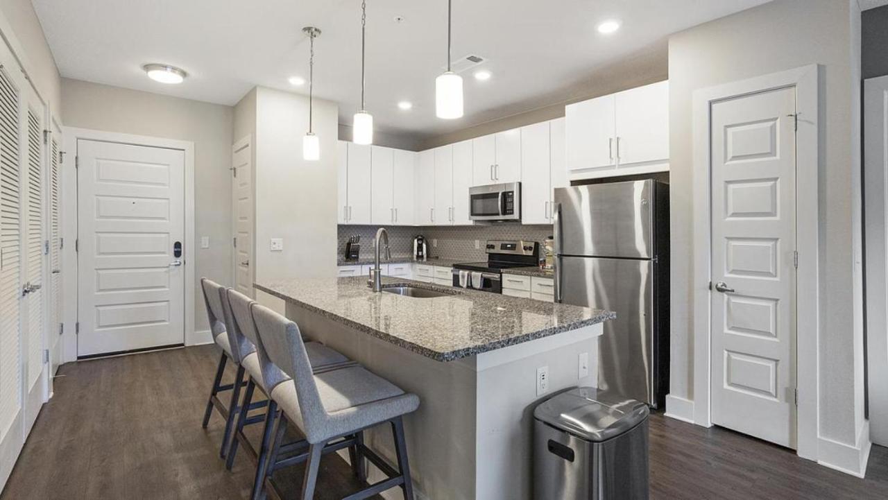 Landing at eXchange - 2 Bedrooms in Downtown Detroit - B&B