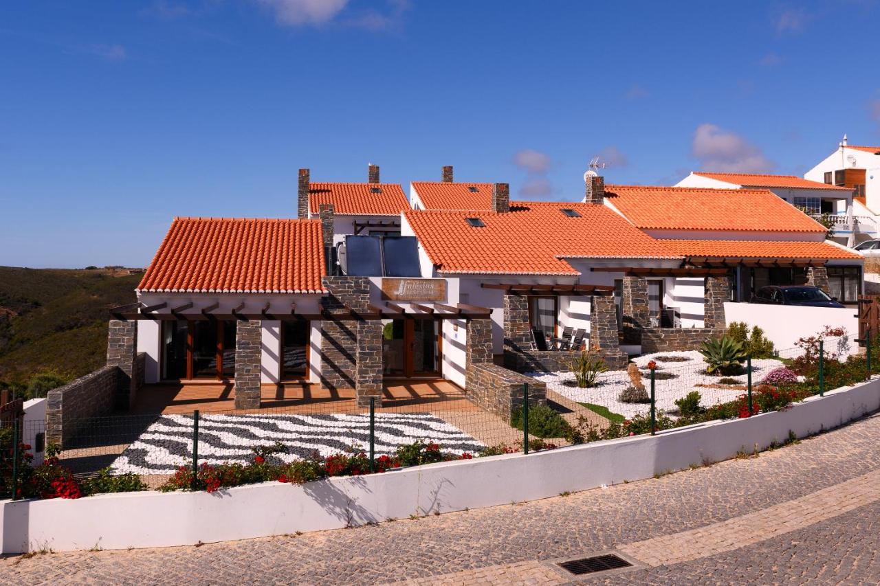 Falésias da Arrifana - B&B