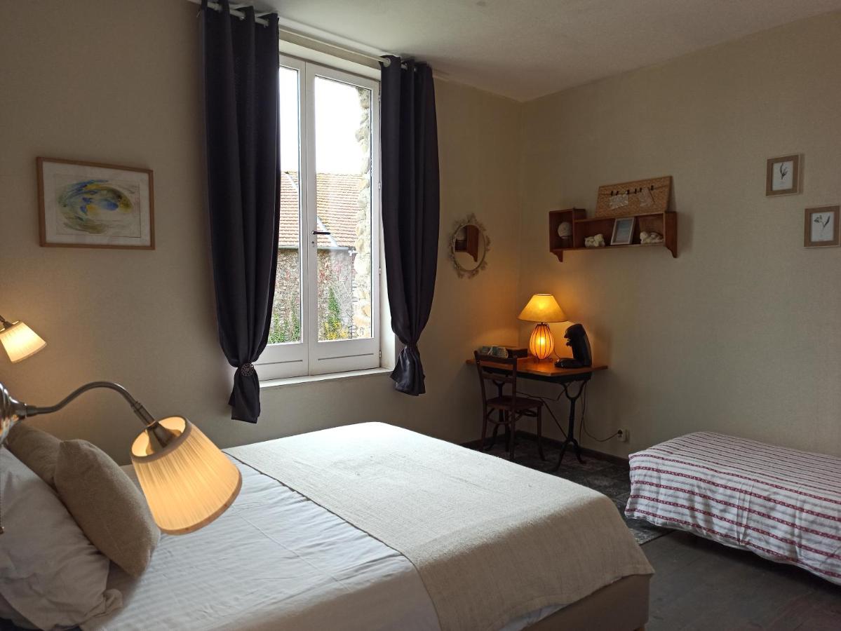 Chambre Triple avec Salle de Bains Privative Séparée