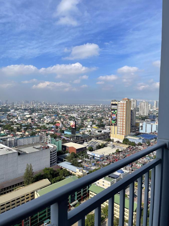 Grass Residences Industrial-Themed Staycation - B&B Manila