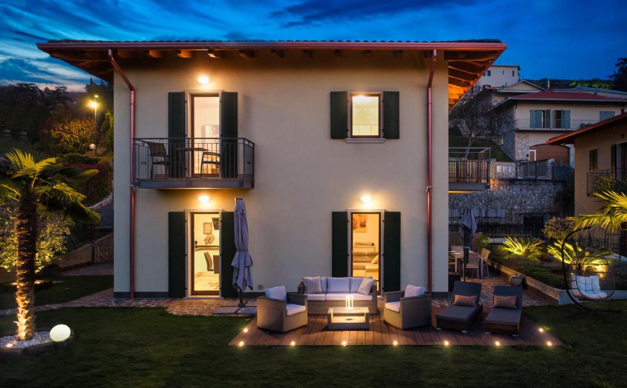 B&B San Zeno di Montagna - SalvatoreHomes - Luxury Villa with private Garden & BBQ - Bed and Breakfast San Zeno di Montagna