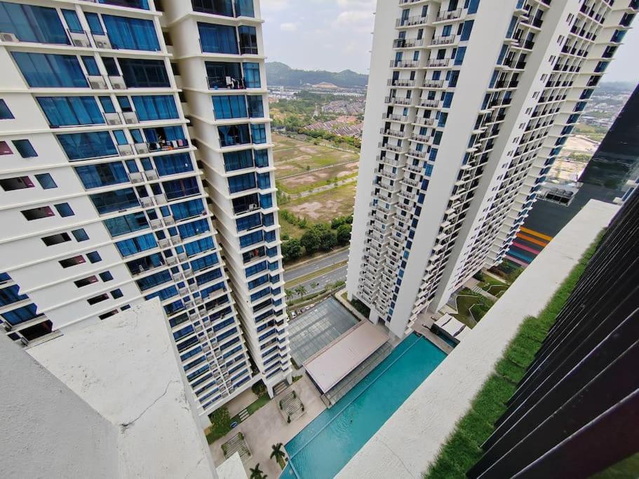 Trefoil Setia City 28# Cozy 2 Bedroom # 1-4 Pax # Setia City Mall - Ferienwohnung