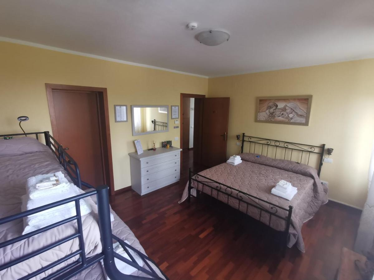 Camera Familiare con Bagno Privato