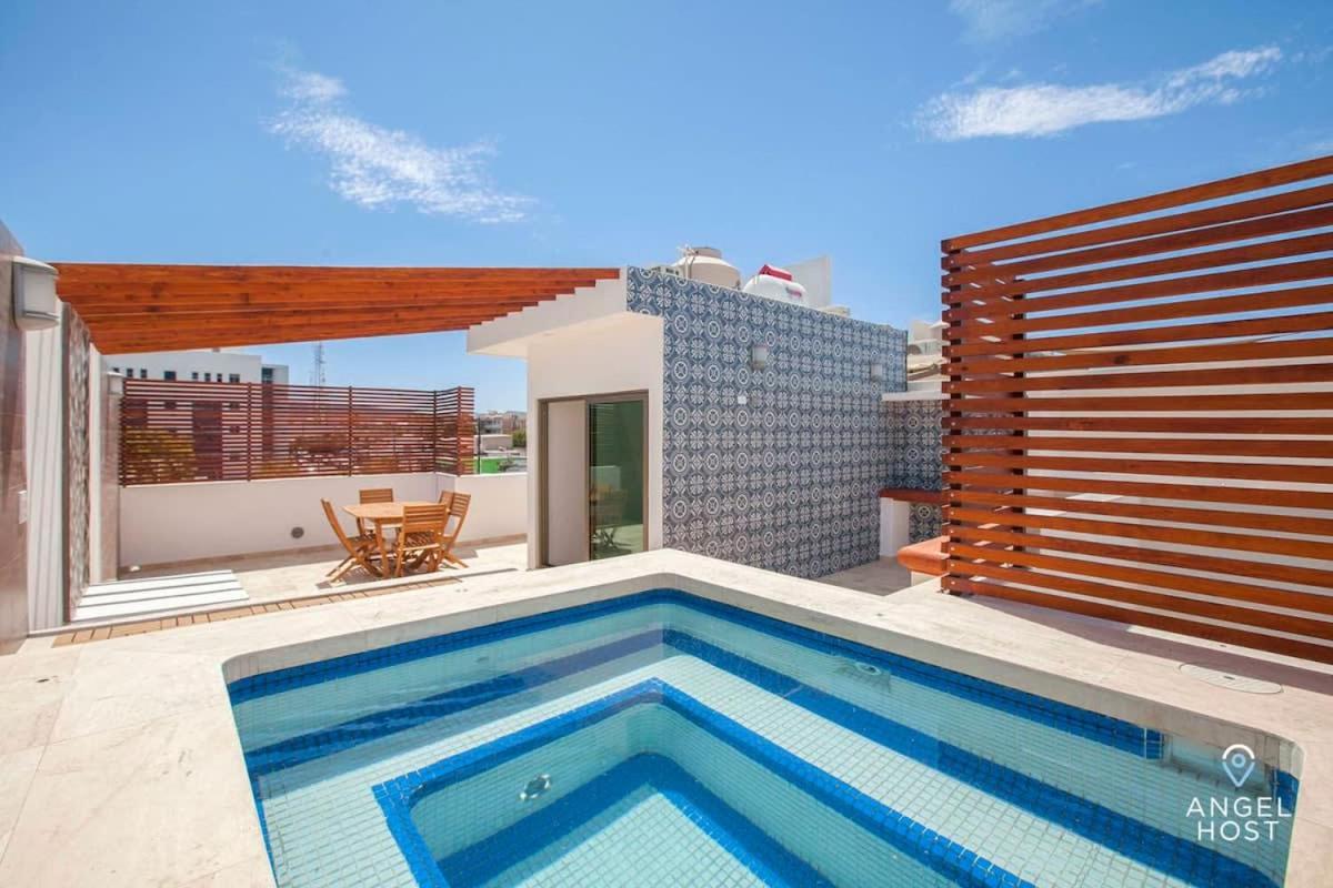 B&B La Paz - Brand New Townhome with Private Rooftop Plunge Pool - Bed and Breakfast La Paz
