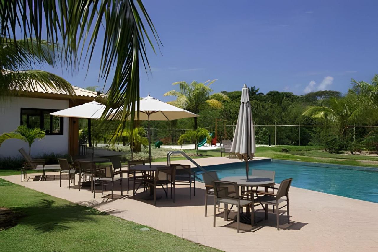 Espetacular Vila Praia do Forte - B&B Mata de São João