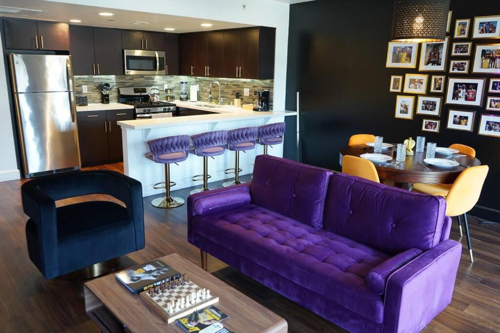 Downtown LA - Mamba Suite - Free Indoor Parking! - B&B