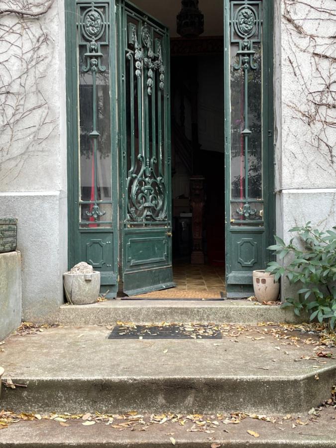 Logement en Hôtel Particulier à 3mns de Paris et de 3 sites olympiques avec grand jardin et Jacuzzi - B&B