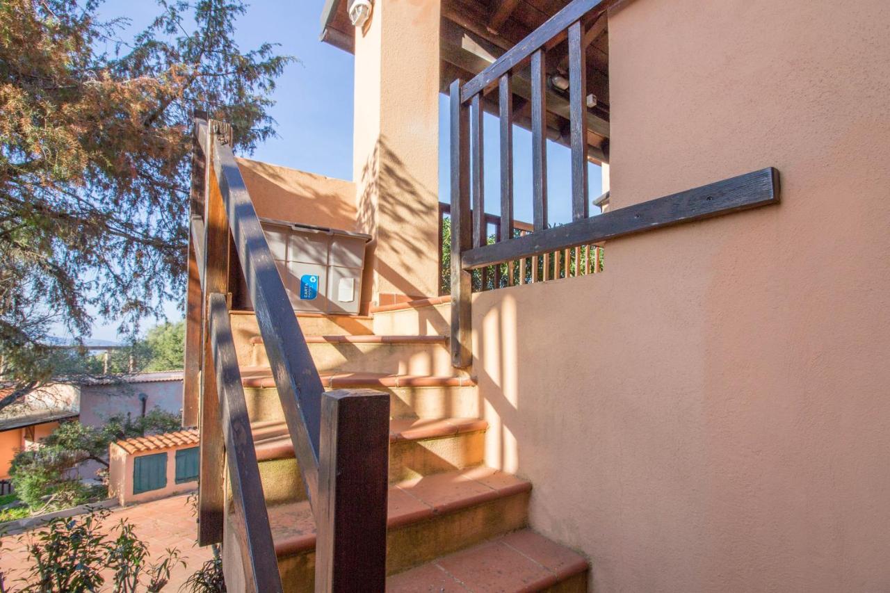 Lovely Sea View Apartment with Parking and Pool! - B&B