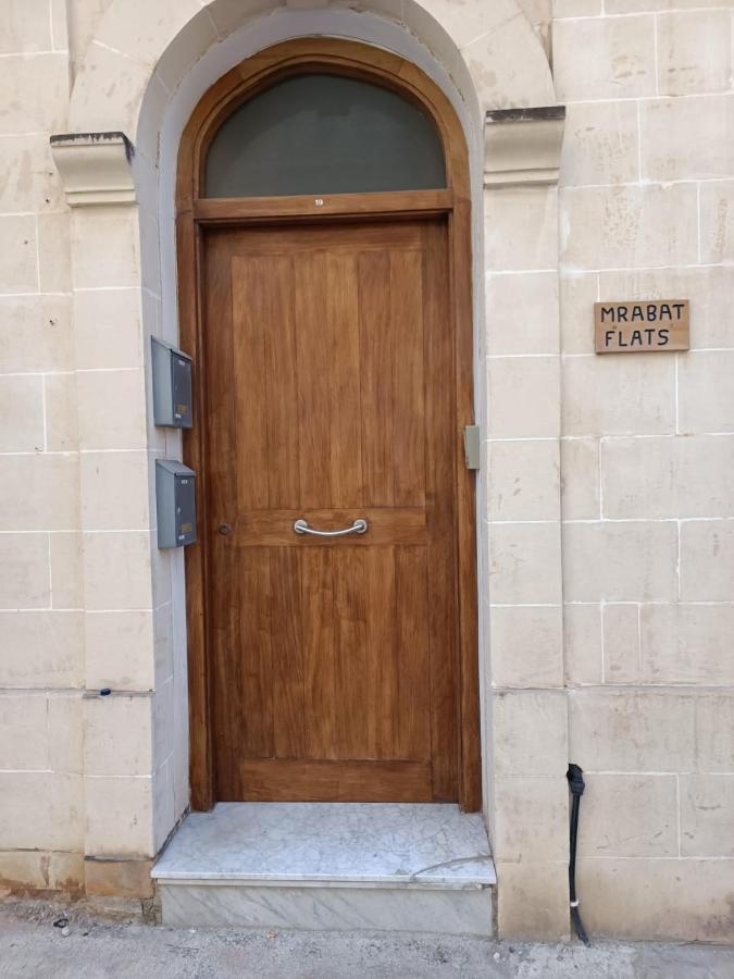 Spacious apartment, large yard, near beach PMIC1-1 - Chambres d’hôtes Sliema