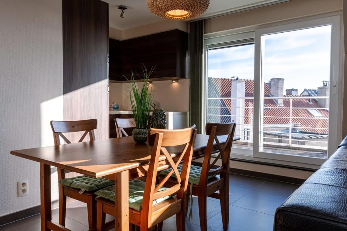 B&B Ostend - Superb duplex in a recently finished building, very centrally located but still within walking distance of the sea and the beach - Bed and Breakfast Ostend