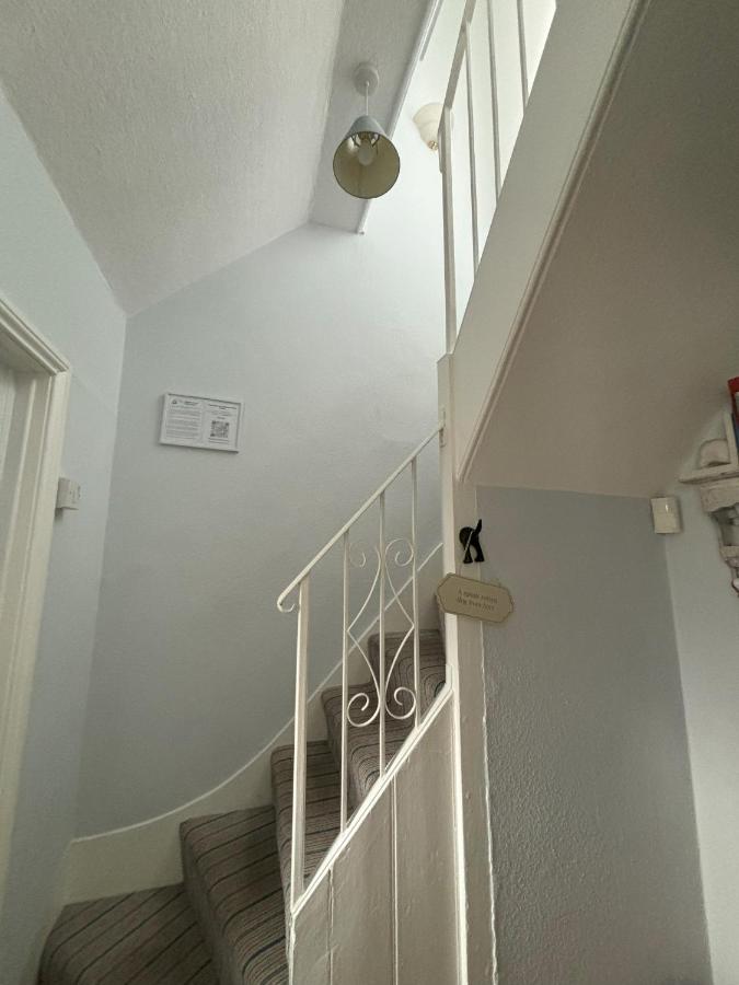Downs Gate Cottage - B&B