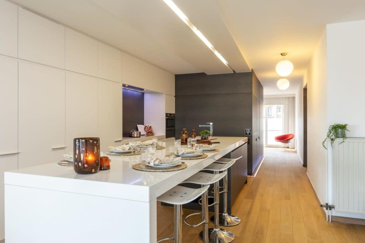 B&B Knokke-Heist - Modern apartment at the beach in 't Zoute with parking - Bed and Breakfast Knokke-Heist