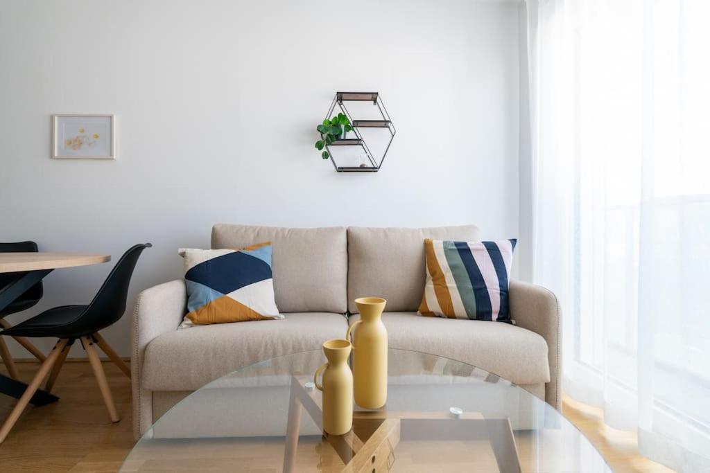 Spotless 1BR, Quick City Link by HM - Ferienwohnung Wien