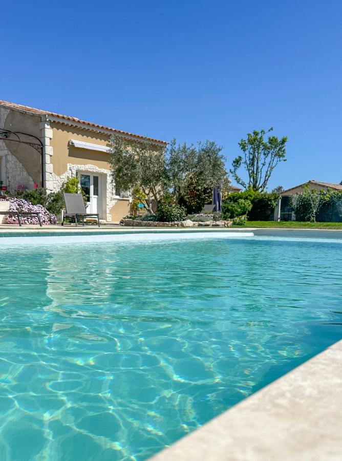 B&B Maillane - Le Petit Valexiane Piscine & Jardin - Bed and Breakfast Maillane