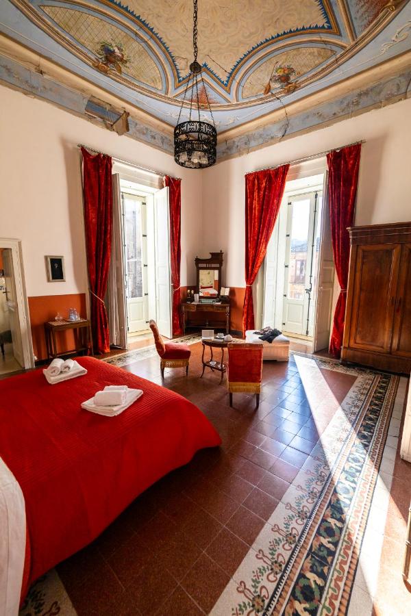 Tweepersoonskamer met een Eigen Externe Badkamer