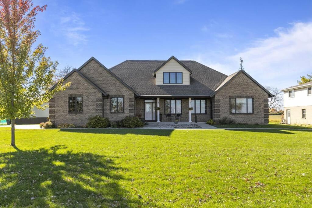 Kalbus House- Lake Winnebago access across the street - B&B