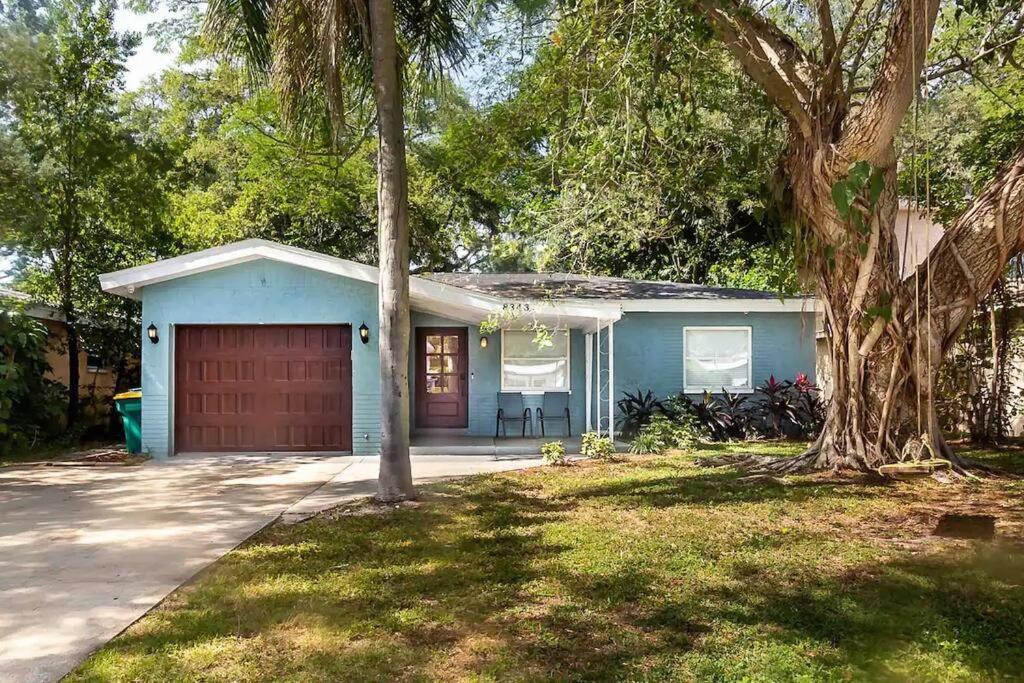 Private, Family Friendly Home, 10 min to Beach - B&B