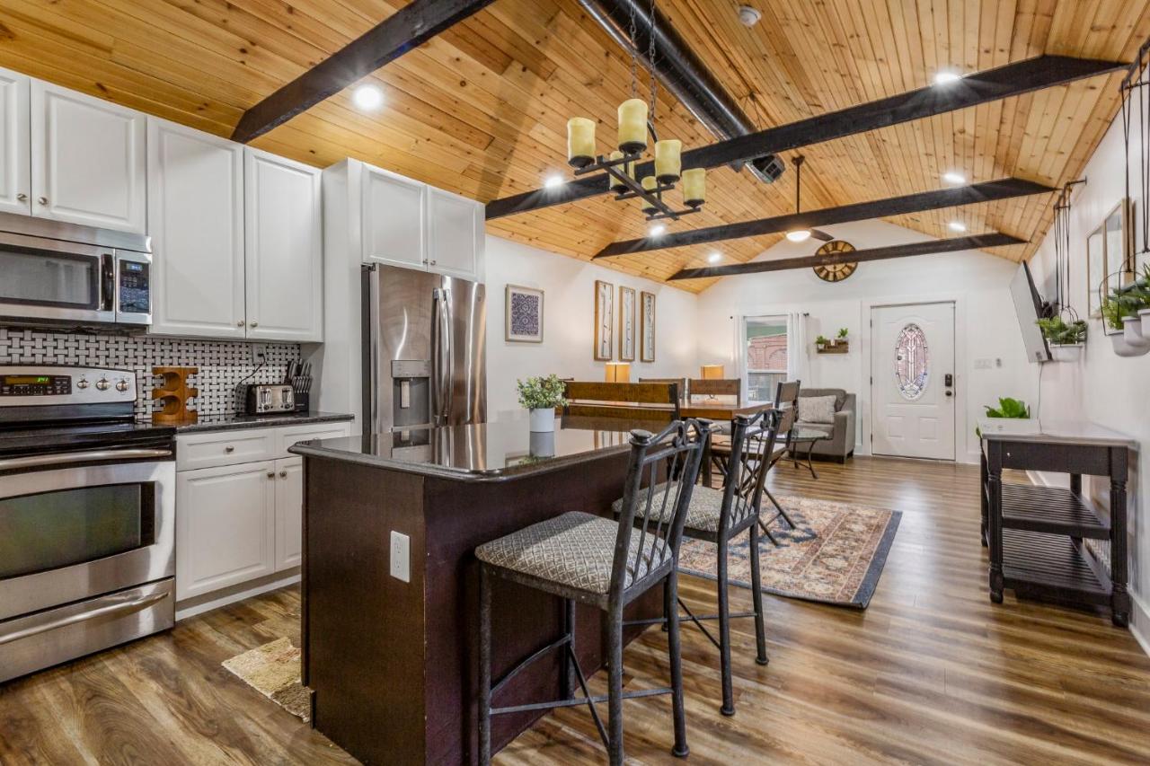 Cozy 3br downtown red door house - B&B
