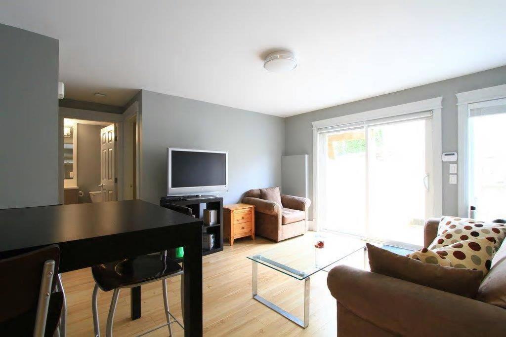 QE Park Garden suite 3BR 1.5Ba - Ferienwohnung