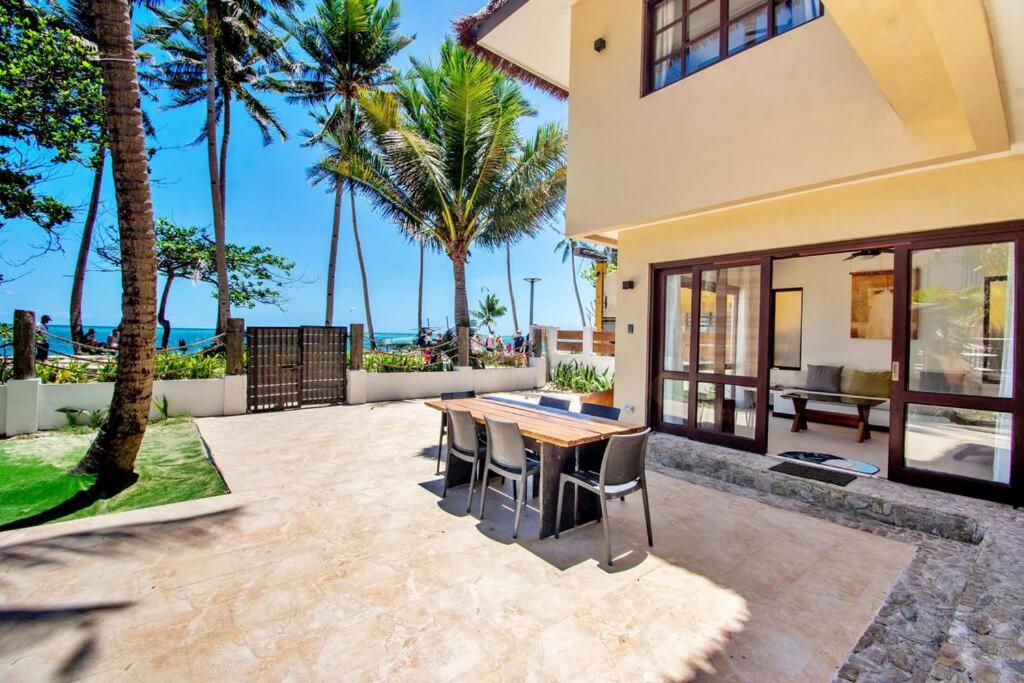 Hey Jude Bulabog Beachfront Residence - B&B
