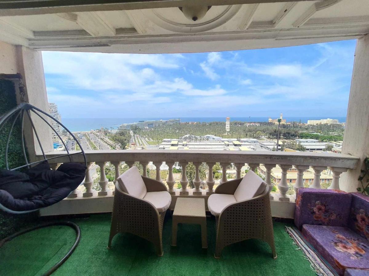 B&B Alexandria - Sea and Montaza Palace view 2 bedrooms apartment alexandria,2 full bathrooms, with 1 AC and 1 Stand Fan , 4 blankets available - Bed and Breakfast Alexandria