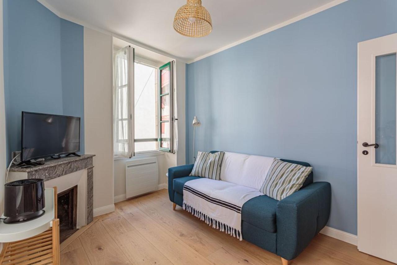 Fontaine 1 - Appartement rénové en plein centre historique - B&B Ciboure
