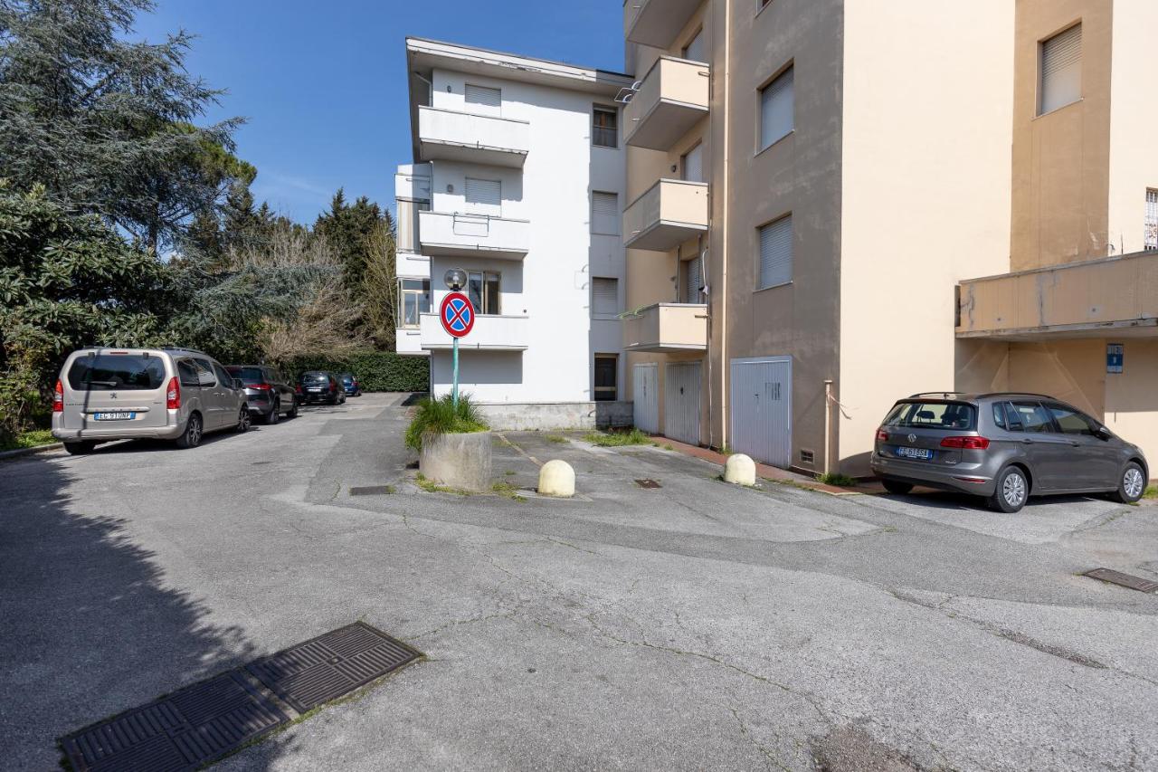 Pisa Cisanello - Comfy Apartment with Balcony! - B&B