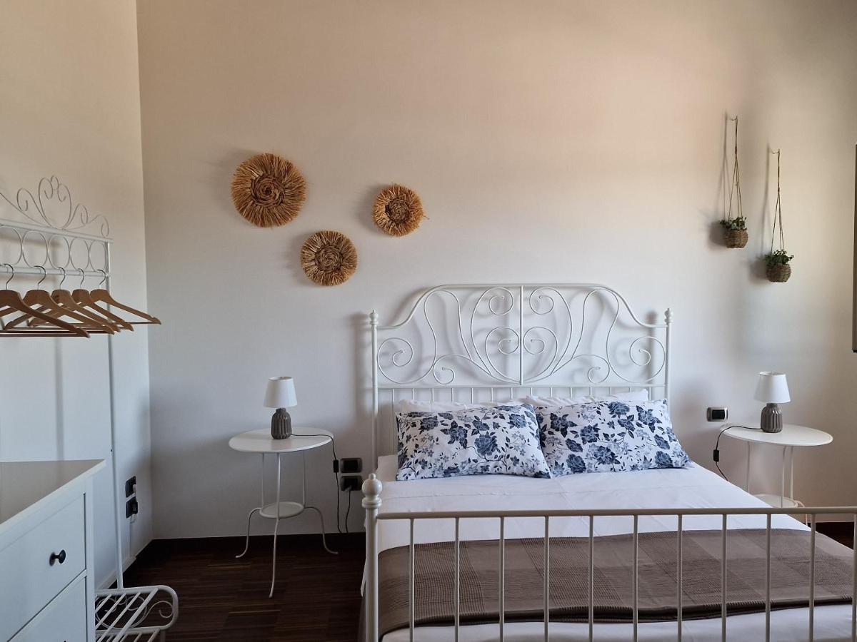 Deluxe Double Room (2 Adults + 1 Child)