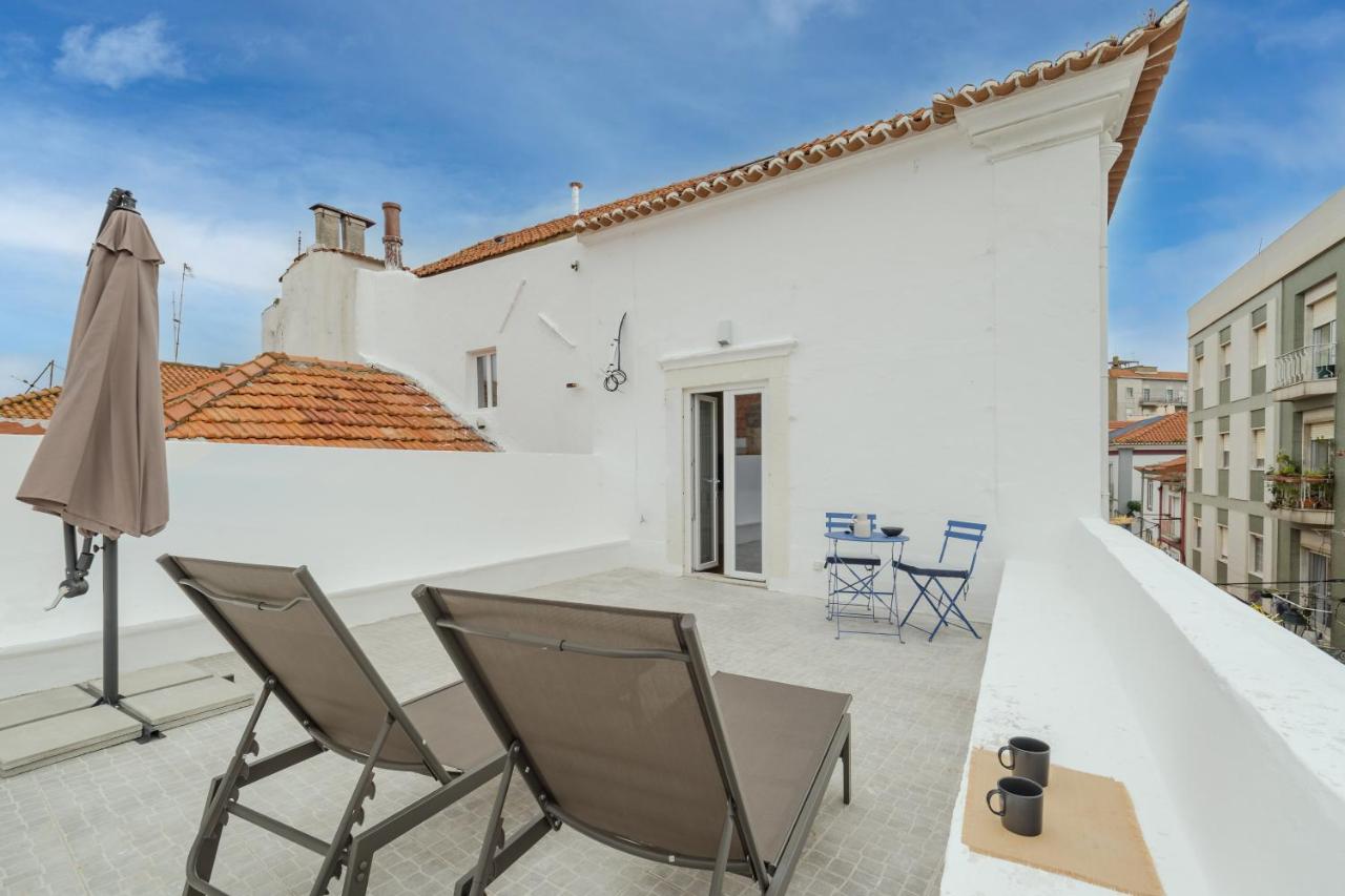 One-Bedroom Apartment with Terrace