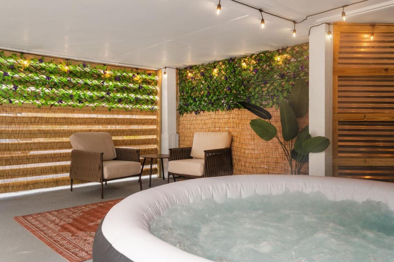 Sugar Shores Sanctuary - Cozy Apartment, Private Hot Tub, Dogs OK, FREE Daily Activities, 4 Min Drive to Beach! - B&B Panama City Beach