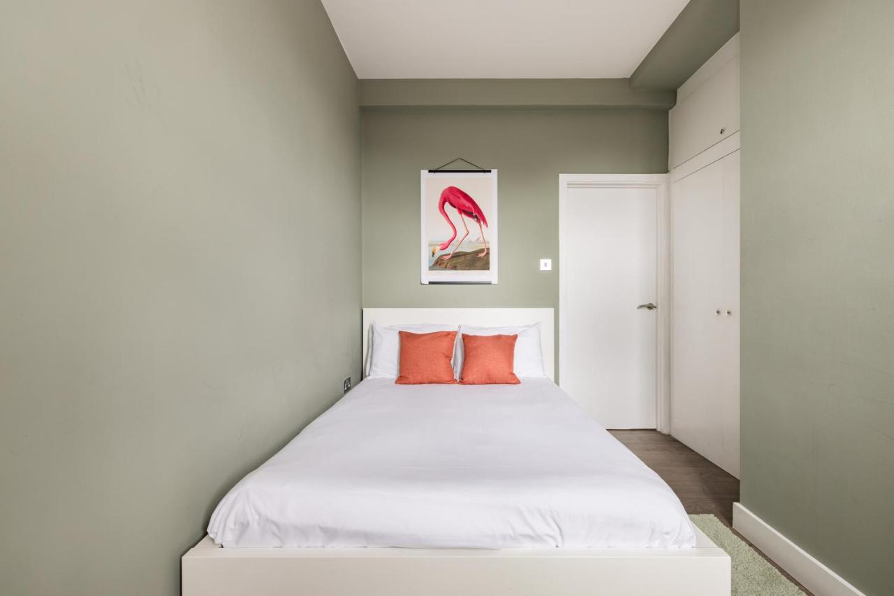One-Bedroom Apartment with City View