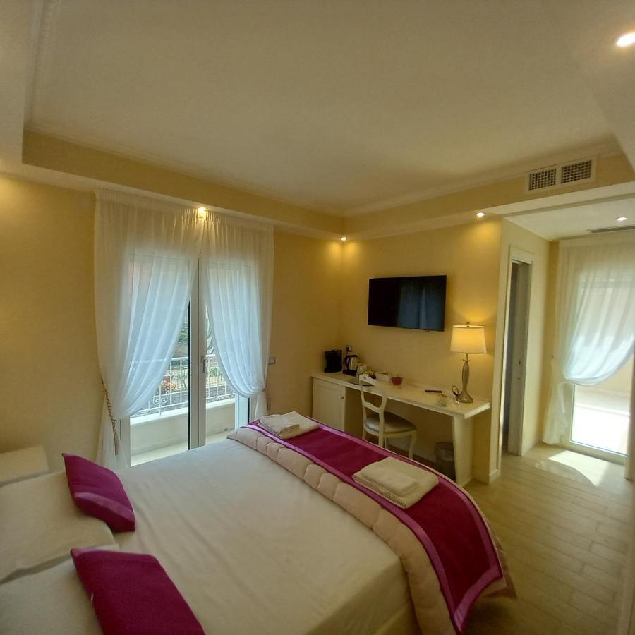 King Room with Mountain View