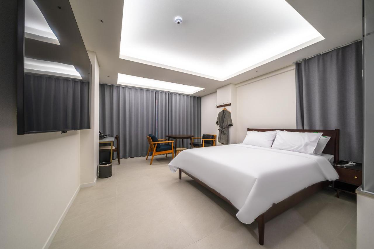 B&B Incheon - 인천 연수 블루버드호텔 Bluebird Hotel - Bed and Breakfast Incheon