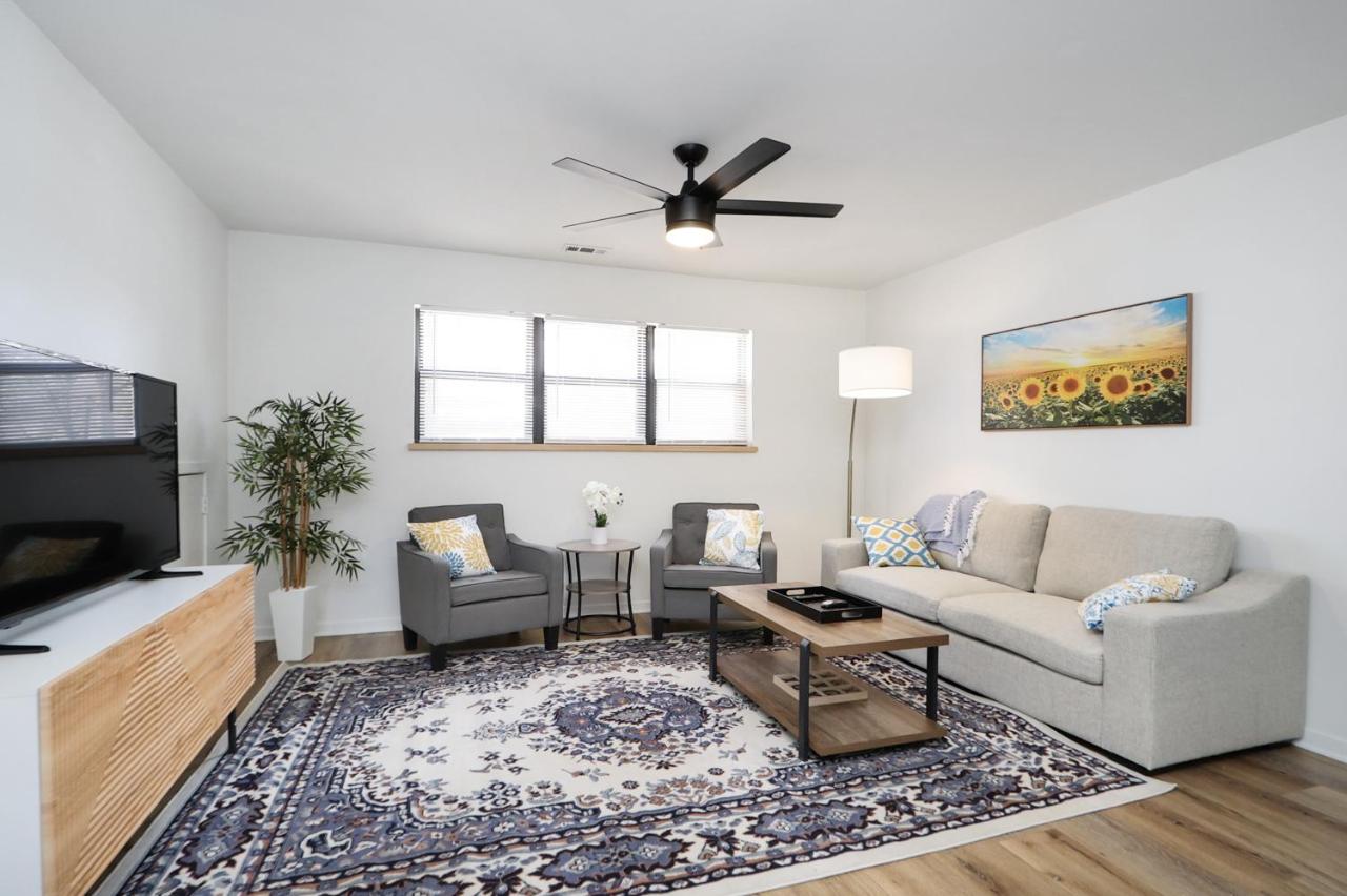 Elegant 2BR Escape in Manhattan with WiFi & Parking - B&B