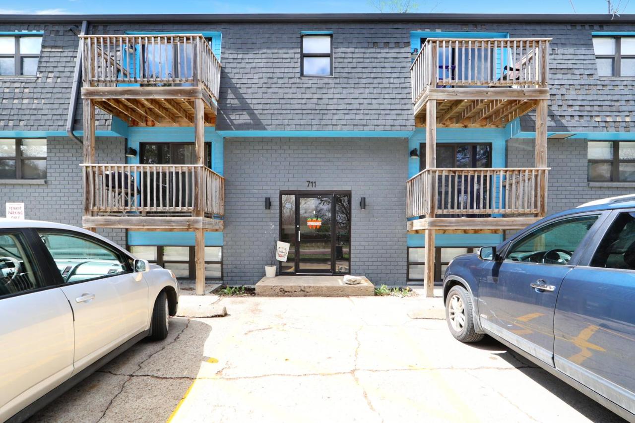 Elegant 2BR Escape in Manhattan with WiFi & Parking - B&B Manhattan