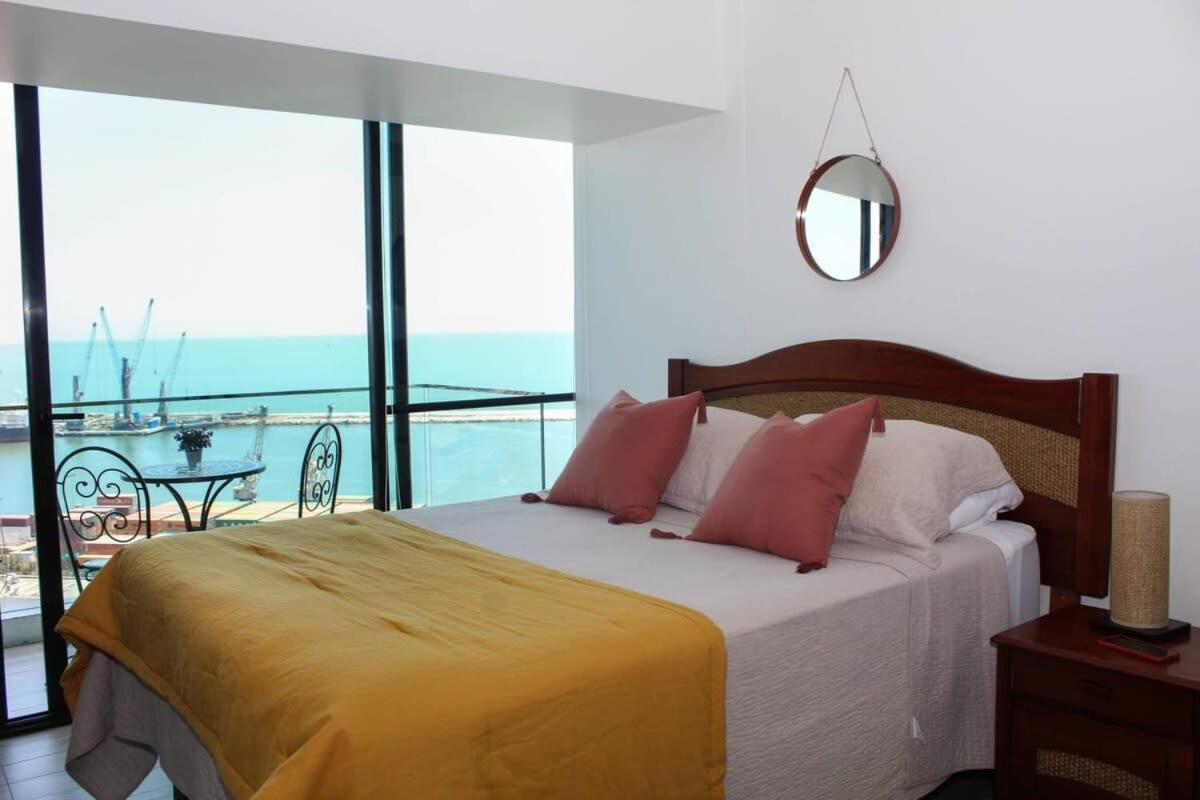 B&B Antofagasta - Hermoso Studio Amplio y Terraza e insuperable Vista Servicio HOM - Bed and Breakfast Antofagasta