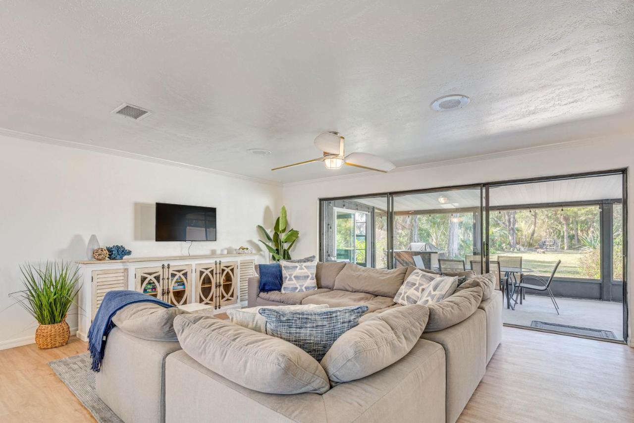 Riverfront Home with Boat Dock and Kayaks! - B&B