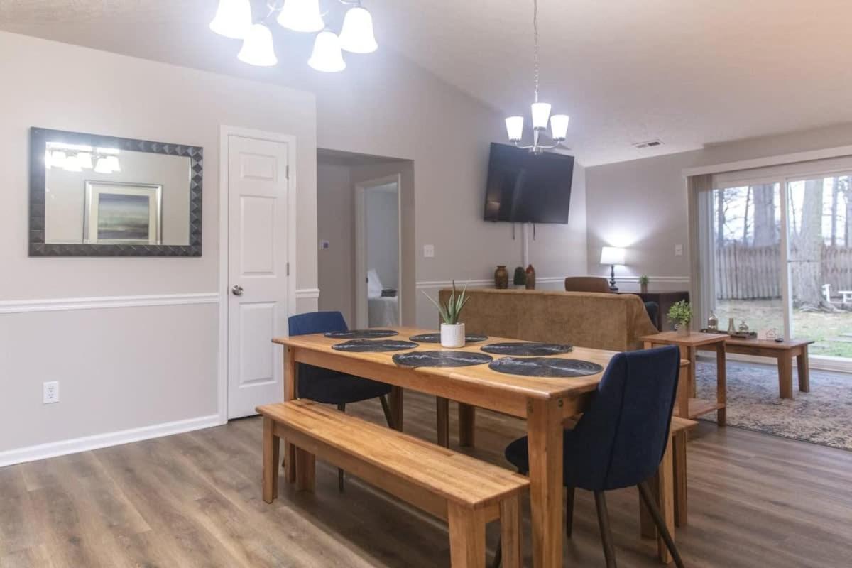 Chapel Hill Charmer- Close to Interstates - B&B