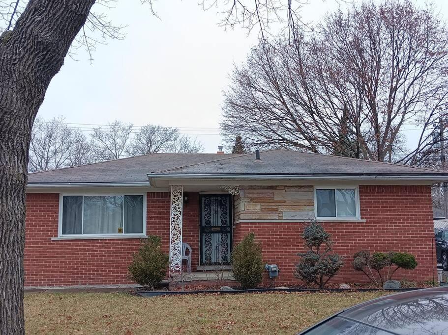 Nice cozy family-sized home in quiet neighborhood - B&B