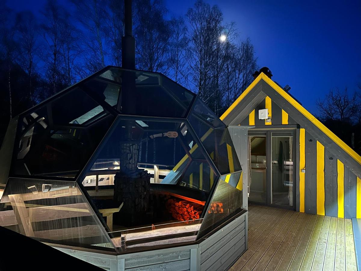 Lepikumäe Holiday Home with Sauna and Hot tub for up to 18 persons - Chambres d'hôtes Reina