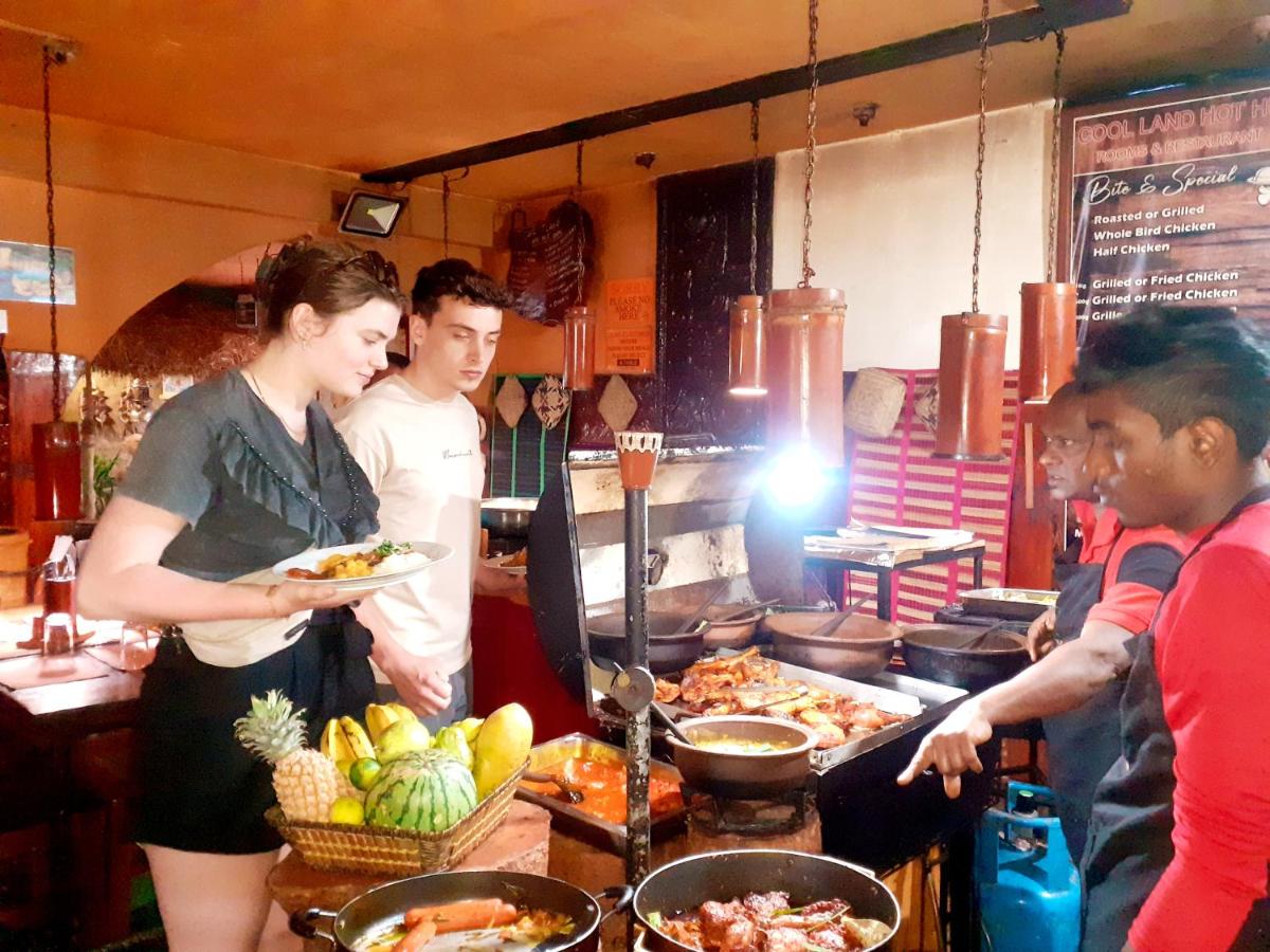 Cool Land Hot Hut Rooms & Restaurant - B&B Nuwara Eliya