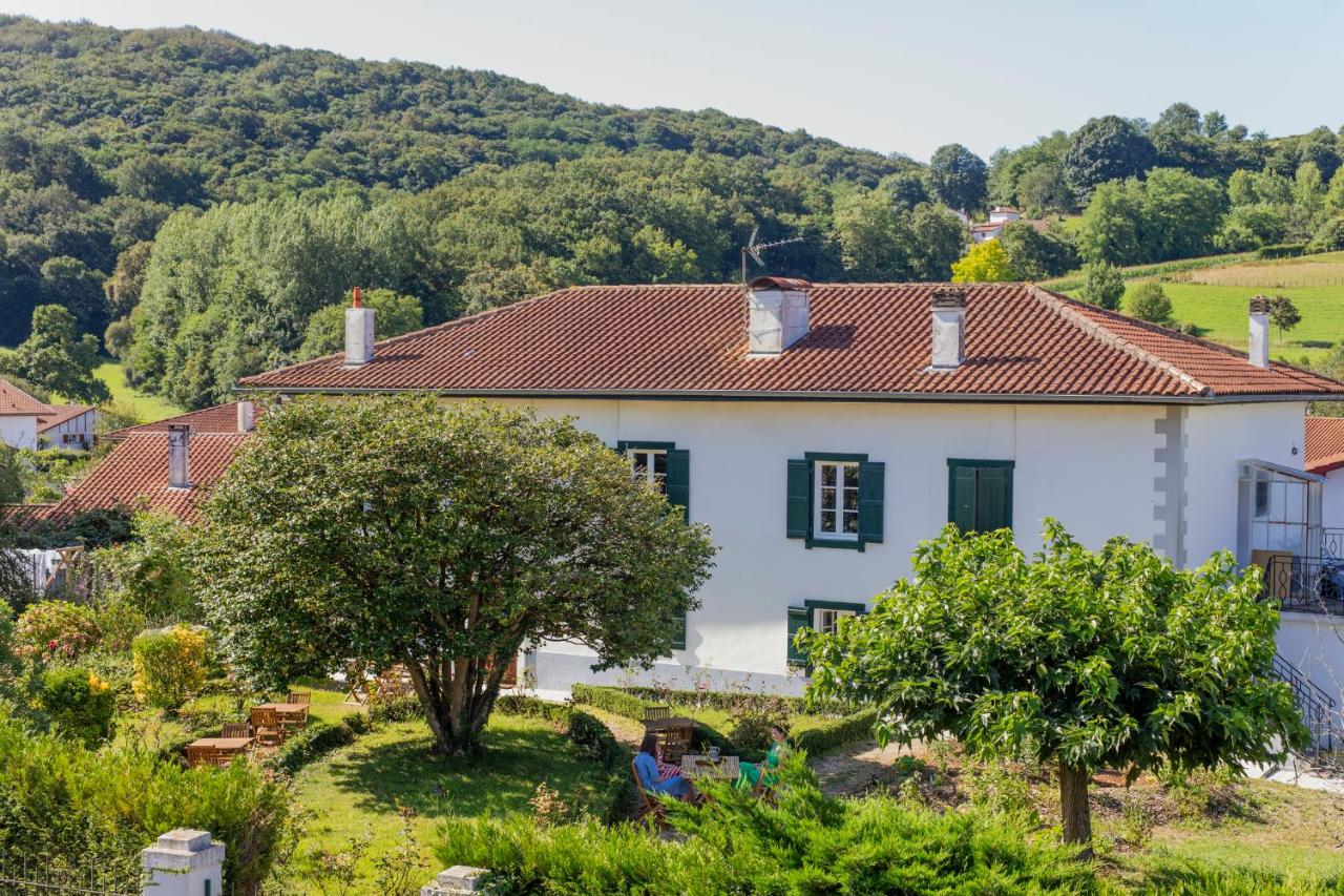 B&B Hasparren - Maison Gamboia, chambres et table d'hôtes au calme avec jardin - Bed and Breakfast Hasparren