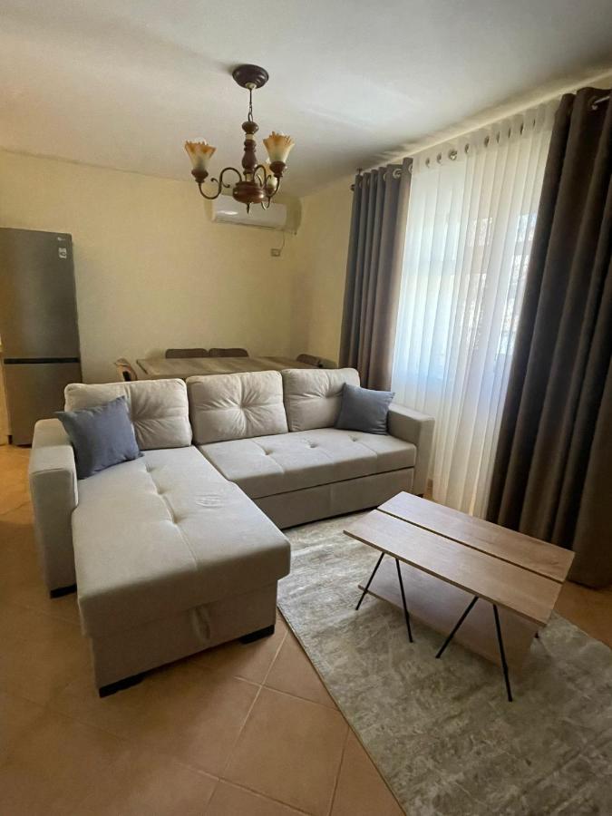 ApartamentAgolliTirana - B&B