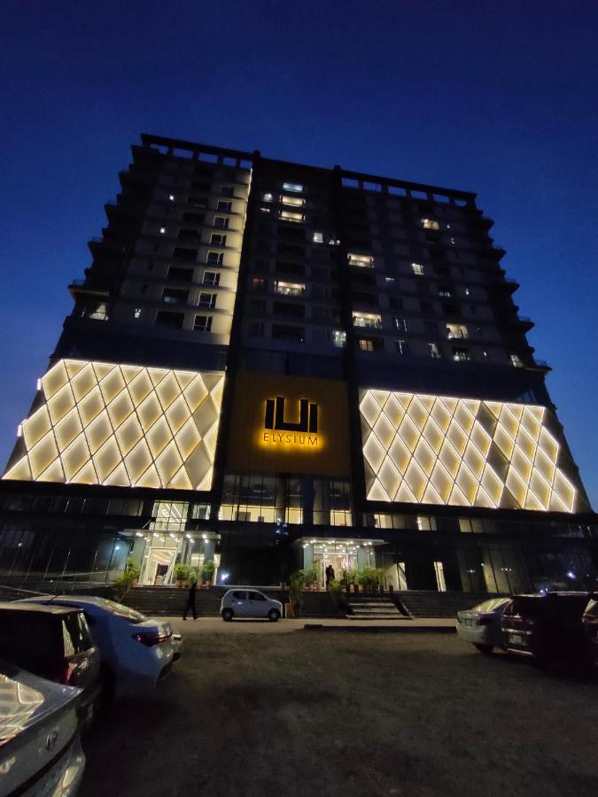 Designer Studio Apartment Opposite Centaurus, Elysium - B&B Islamabad