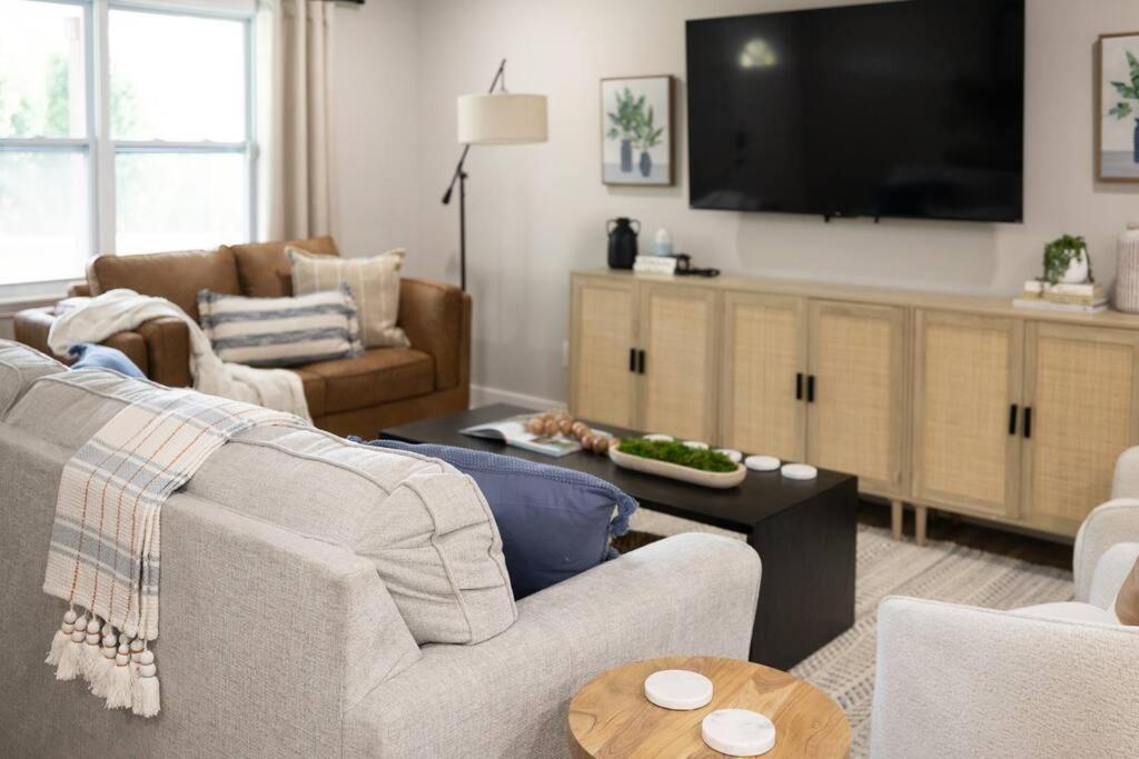 Refreshing Ranch Style Home - B&B
