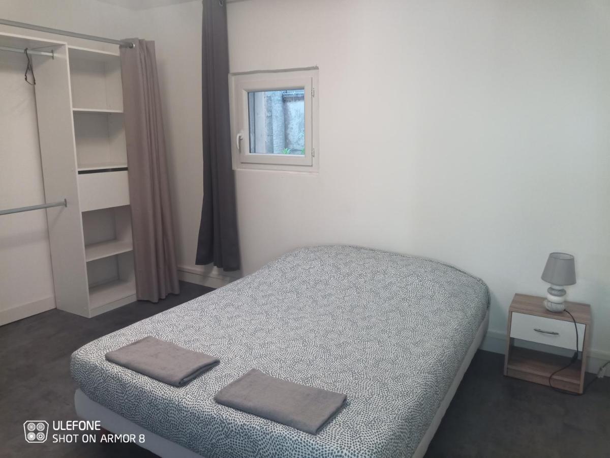 Etablissements Coulon Saint-Joseph en face de Bagatelle - B&B