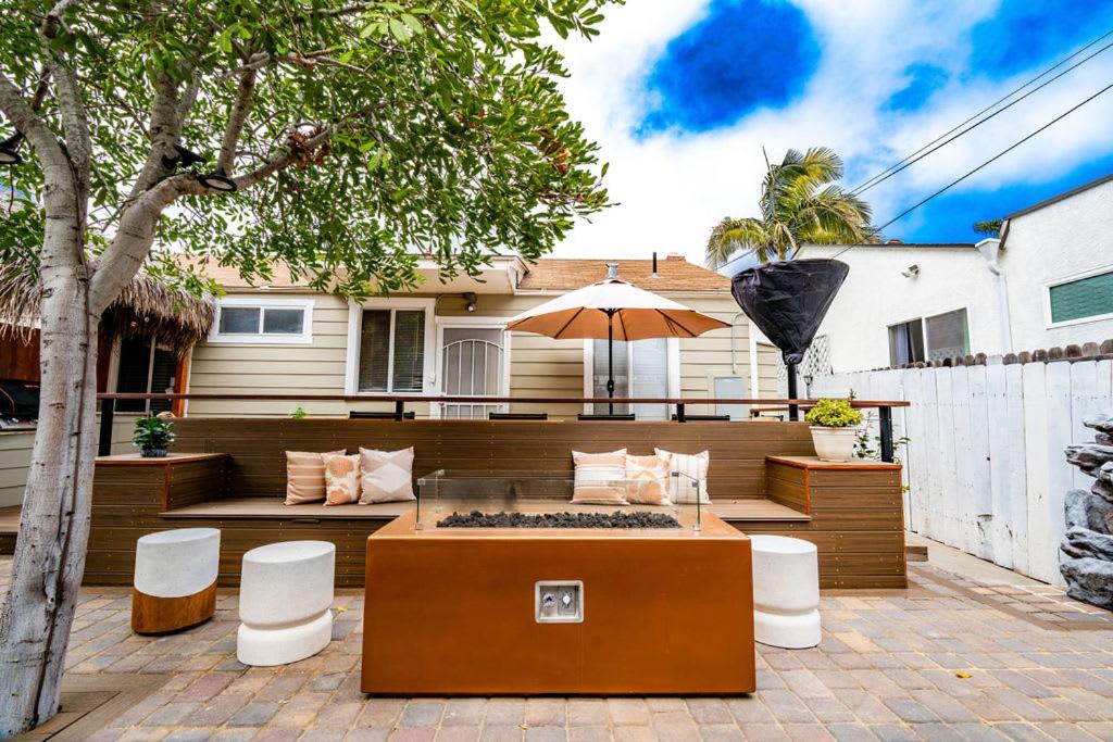 Pacific Beach Bungalow Just Steps to Beach - B&B