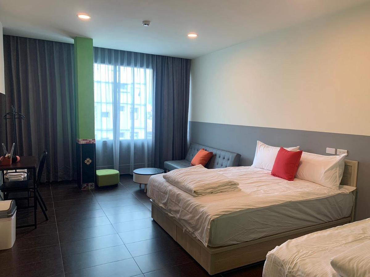 Quadruple Room with Private Bathroom